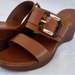 Chic Brown Wedge Sandals with Tortoise Accent made in ITALY